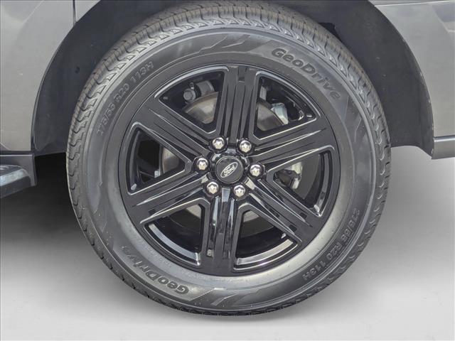 Photo of 2021 Magnetic Metallic Ford Expedition Max