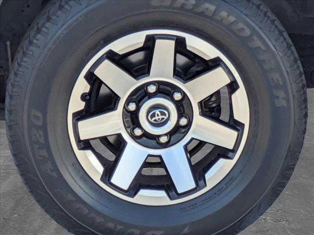 Photo of 2019 Midnight Black Metallic Toyota 4Runner