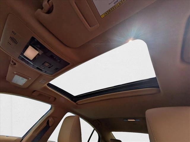 Photo of 2024 Eminent White Pearl Lexus ES 350