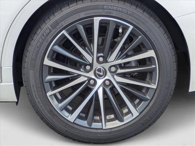 Photo of 2024 Eminent White Pearl Lexus ES 350