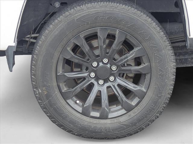 Photo of 2019 Summit White Chevrolet Colorado