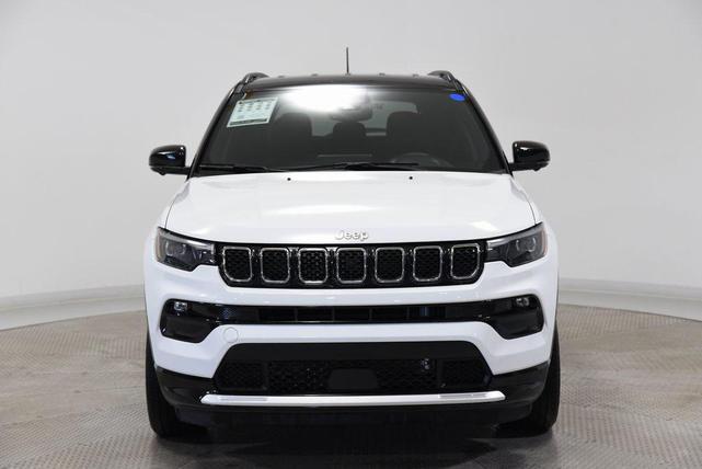 Photo of 2023 Bright White Clearcoat Jeep Compass