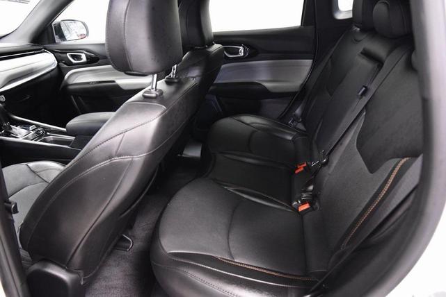 Photo of 2023 Bright White Clearcoat Jeep Compass