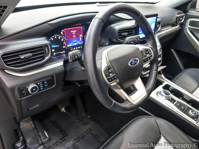 Photo of 2023 Star White Metallic Tri-Coat Ford Explorer