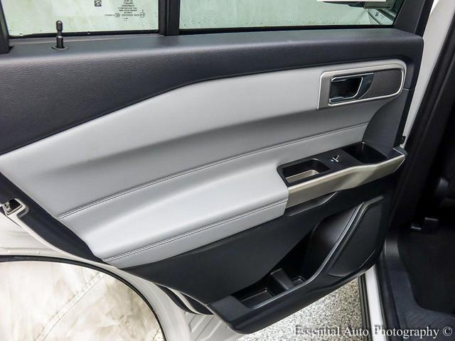 Photo of 2023 Star White Metallic Tri-Coat Ford Explorer