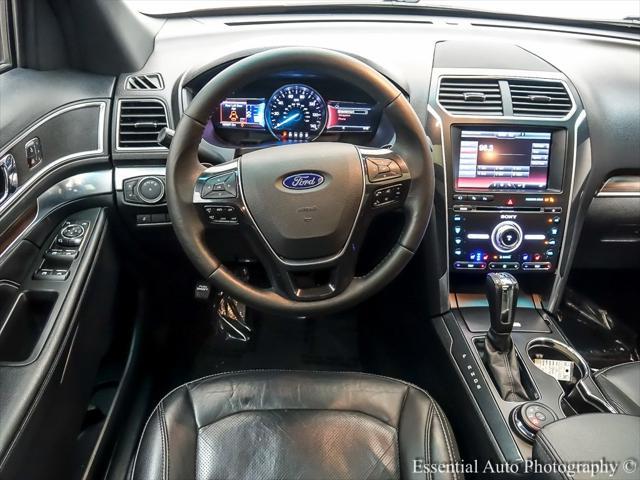 Photo of 2016 White Platinum Metallic Tri-Coat Ford Explorer