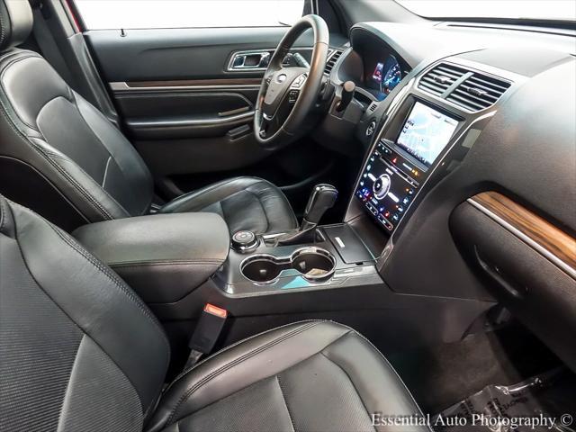 Photo of 2016 White Platinum Metallic Tri-Coat Ford Explorer