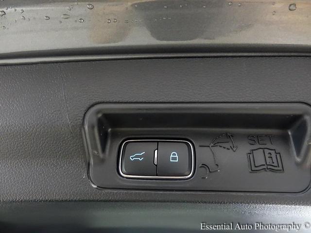 Photo of 2025 Gray Metallic Ford Explorer