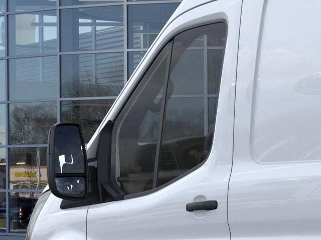 Photo of 2025 Oxford White Ford Transit-250
