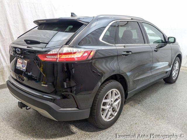 Photo of 2023 Agate Black Metallic Ford Edge