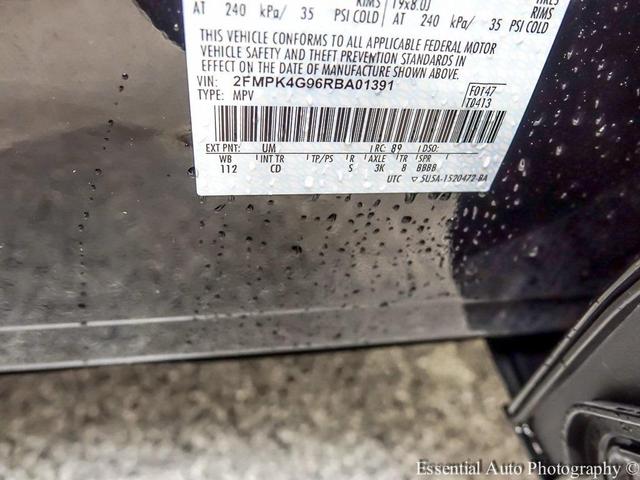 Photo of 2024 Black Metallic Ford Edge