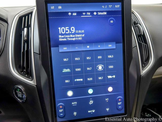 Photo of 2024 Black Metallic Ford Edge