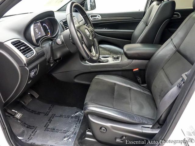 Photo of 2022 Bright White Clearcoat Jeep Grand Cherokee