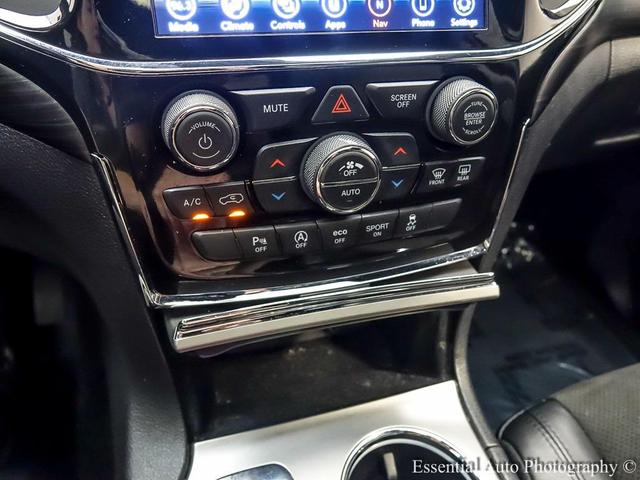 Photo of 2022 Bright White Clearcoat Jeep Grand Cherokee