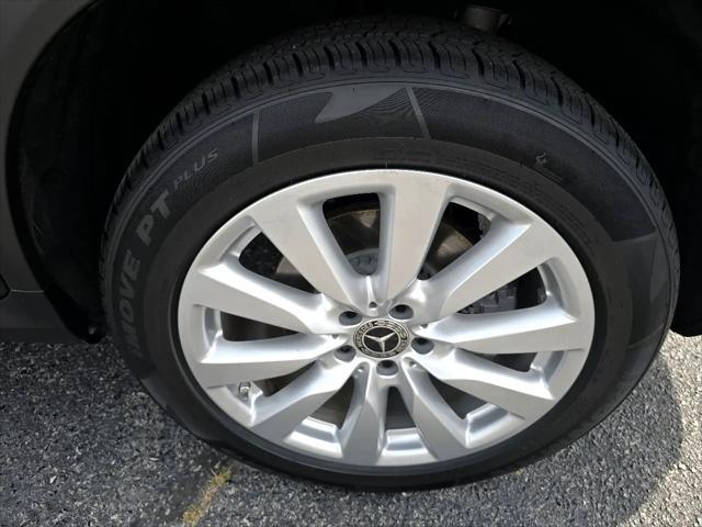 Photo of 2020 GRAY Mercedes-Benz GLC 300