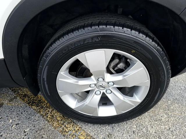 Photo of 2021 Crystal White Metallic Volvo XC40