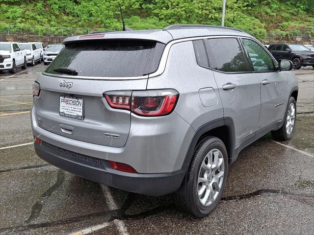 Photo of 2022 Billet Silver Metallic Clearcoat Jeep Compass