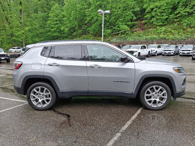 Photo of 2022 Billet Silver Metallic Clearcoat Jeep Compass