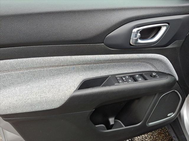 Photo of 2022 Billet Silver Metallic Clearcoat Jeep Compass