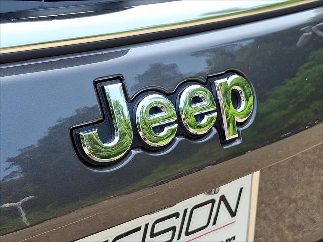 Photo of 2024 Baltic Gray Metallic Clearcoat Jeep Compass