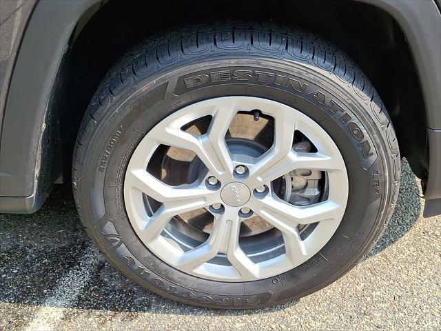 Photo of 2024 Baltic Gray Metallic Clearcoat Jeep Compass