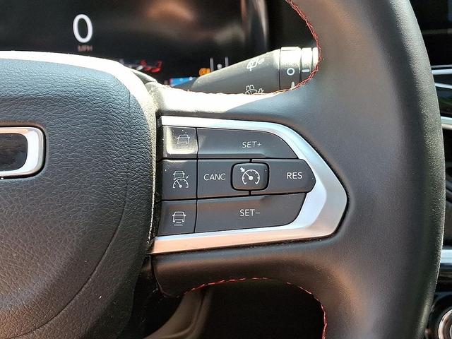 Photo of 2022 Granite Crystal Metallic Clearcoat Jeep Compass