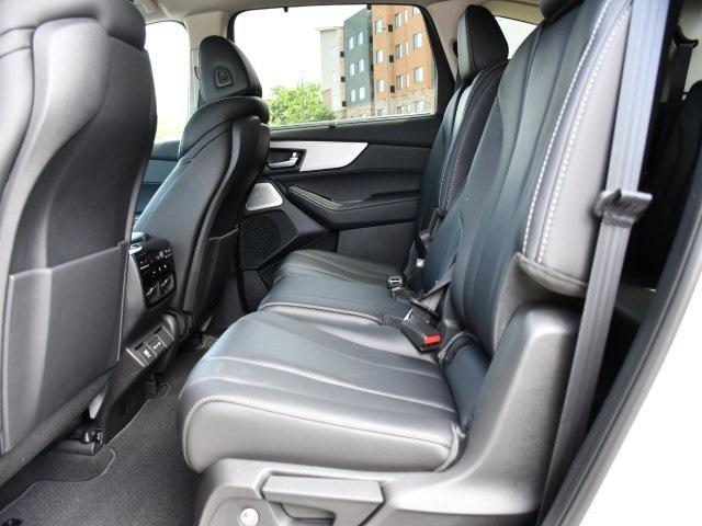 Photo of 2025 Platinum White Pearl Acura MDX