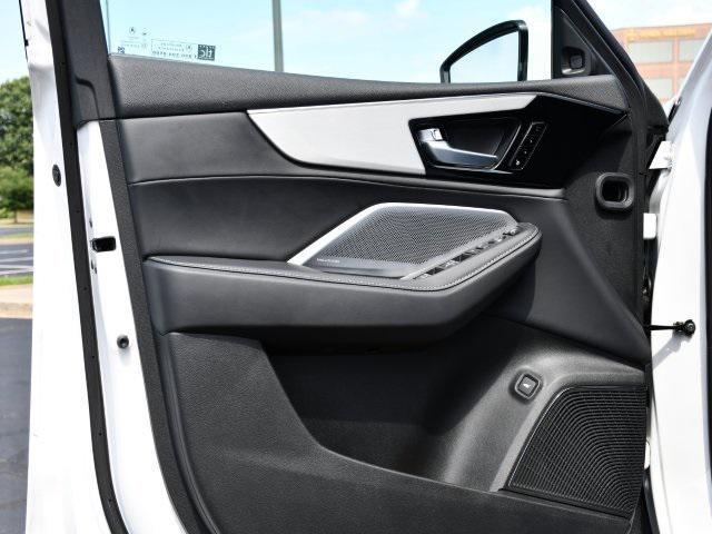 Photo of 2025 Platinum White Pearl Acura MDX