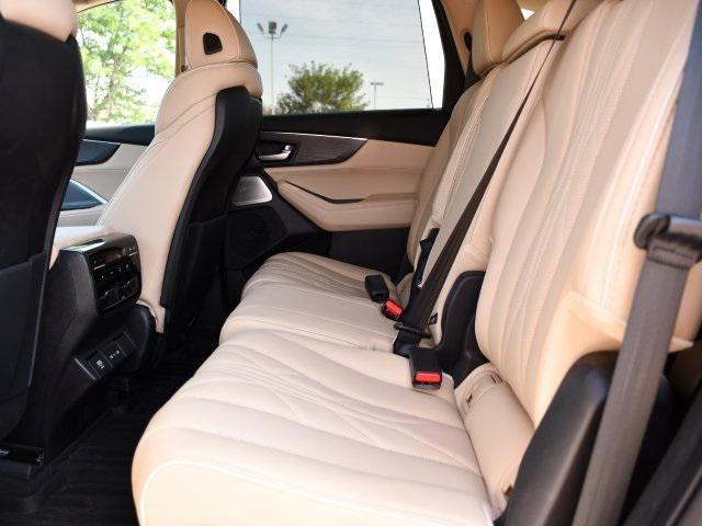 Photo of 2025 Platinum White Pearl Acura MDX