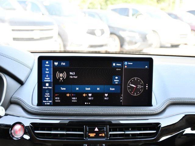 Photo of 2025 Platinum White Pearl Acura MDX