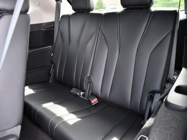 Photo of 2025 Majestic Black Pearl Acura MDX