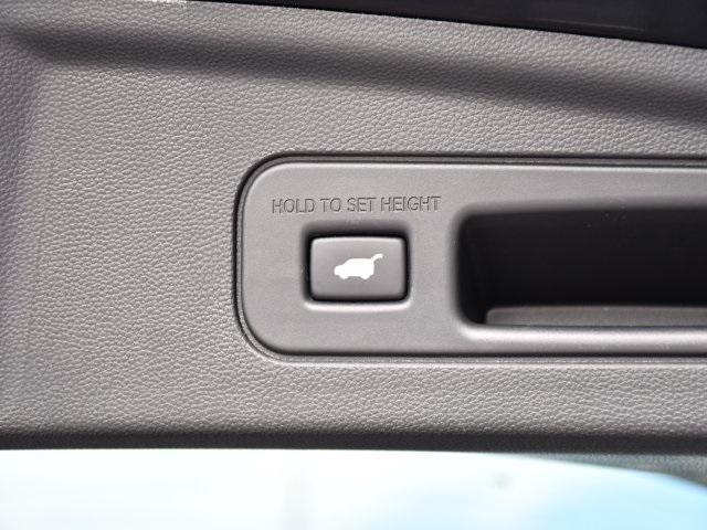Photo of 2025 Majestic Black Pearl Acura MDX