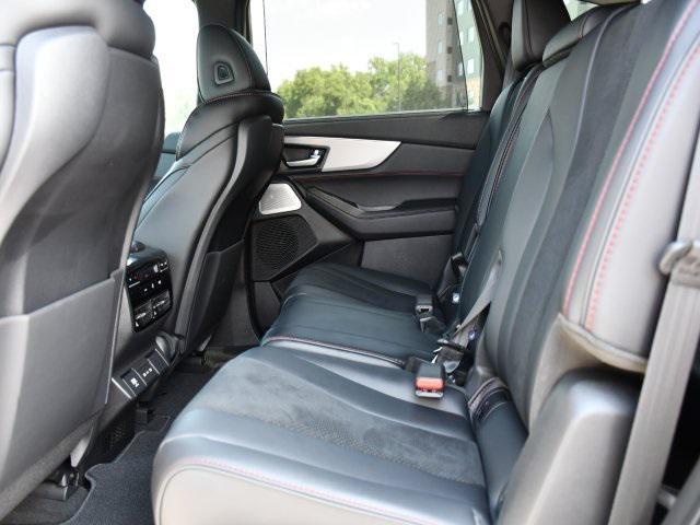 Photo of 2025 Platinum White Pearl Acura MDX