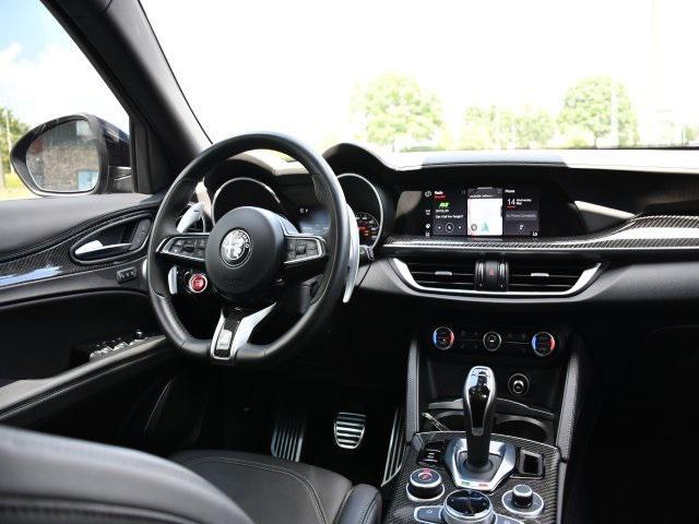 Photo of 2023 Vulcano Black Metallic Alfa Romeo Stelvio