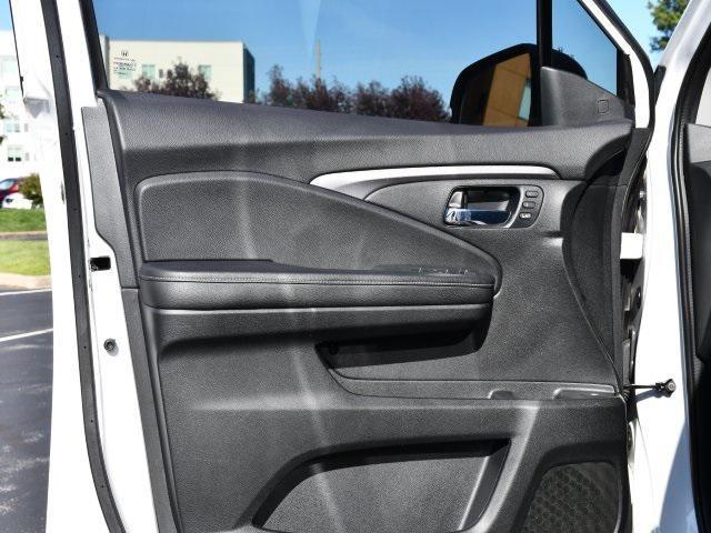 Photo of 2023 Platinum White Pearl Honda Ridgeline