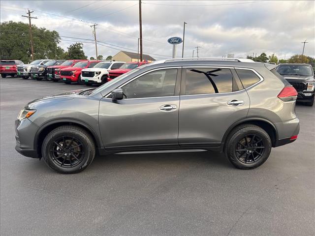 Photo of 2017 Gun Metallic Nissan Rogue