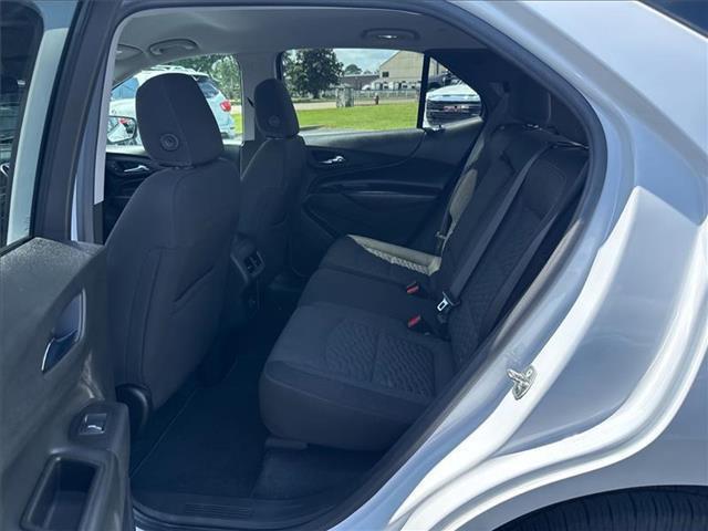 Photo of 2021 Iridescent Pearl Tricoat Chevrolet Equinox
