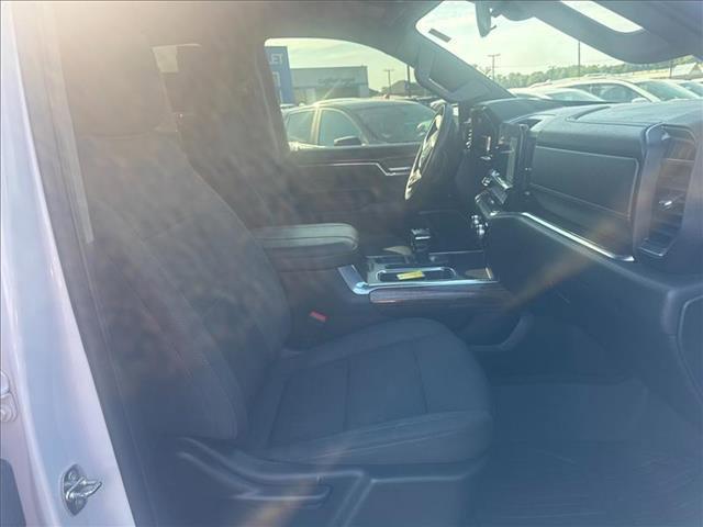 Photo of 2023 Summit White GMC Sierra 1500