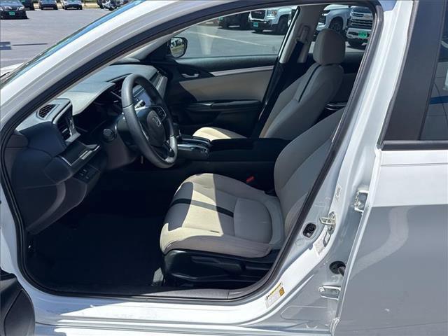 Photo of 2020 Platinum White Pearl Honda Civic