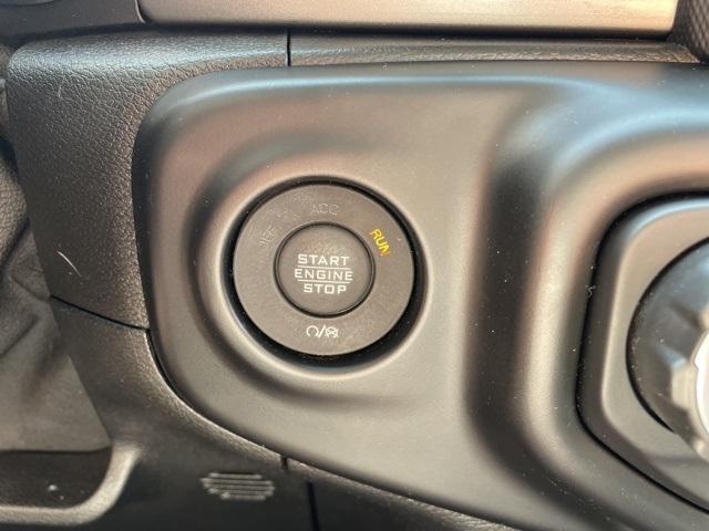 Photo of 2021 Black Clearcoat Jeep Gladiator
