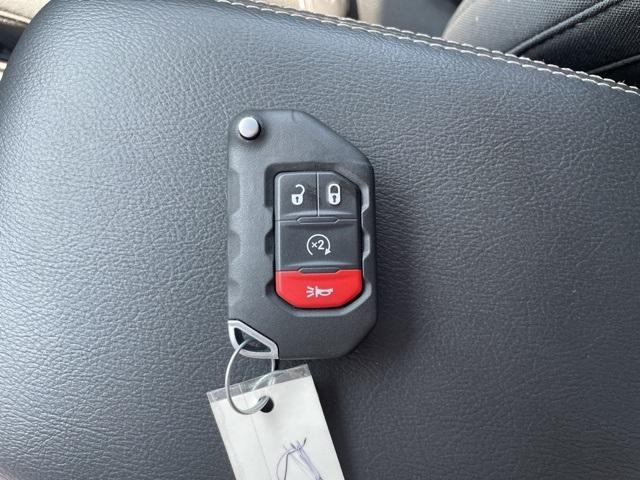 Photo of 2021 Black Clearcoat Jeep Gladiator