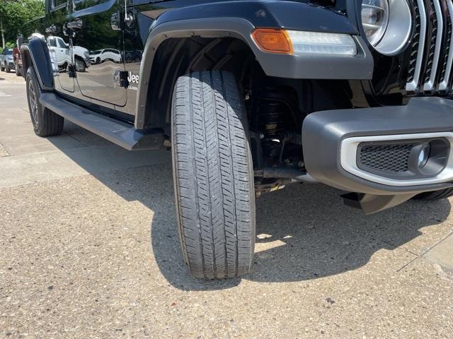 Photo of 2021 Black Clearcoat Jeep Gladiator