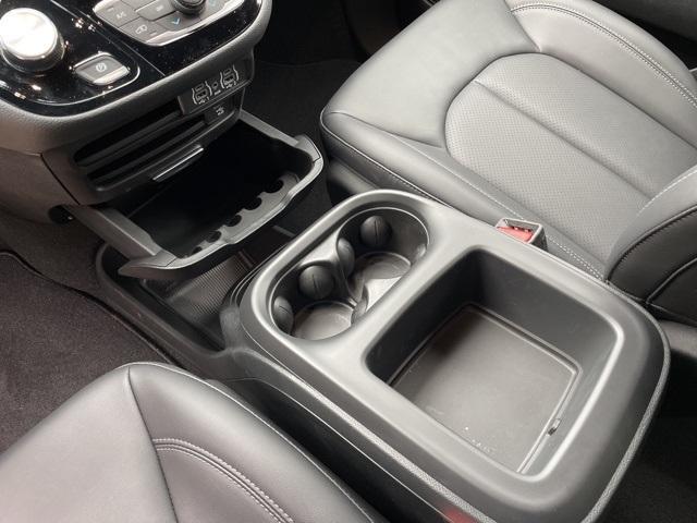 Photo of 2025 Diamond Black Chrysler Pacifica Hybrid