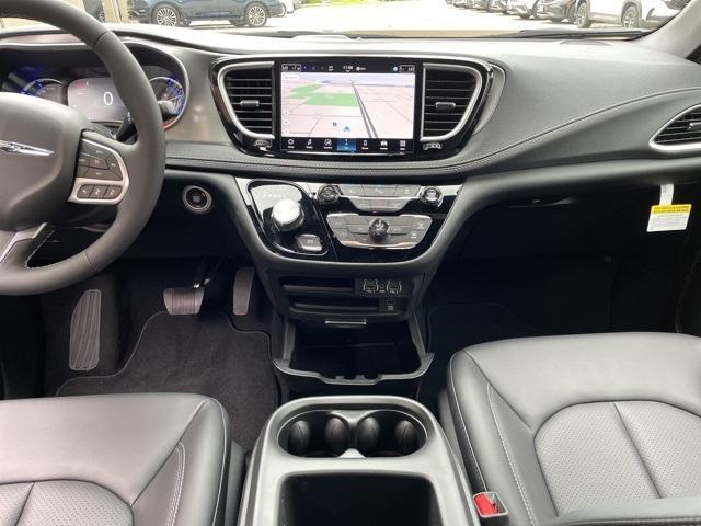 Photo of 2025 Diamond Black Chrysler Pacifica Hybrid