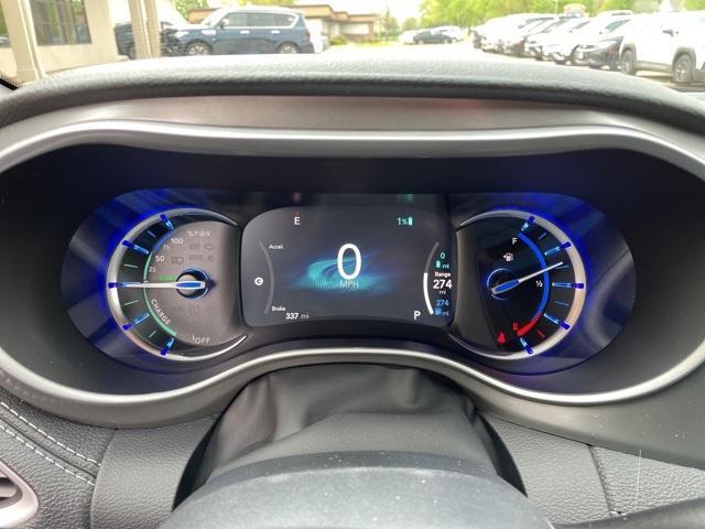Photo of 2025 Diamond Black Chrysler Pacifica Hybrid