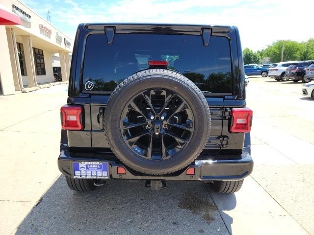 Photo of 2023 Black Clearcoat Jeep Wrangler
