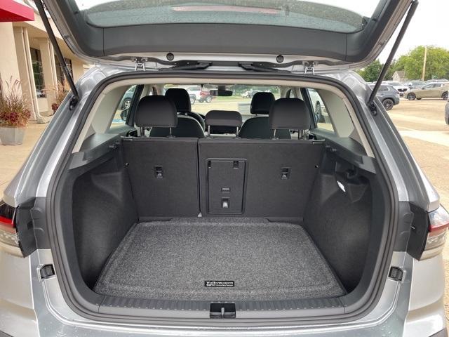 Photo of 2025 Pyrite Silver Metallic Volkswagen Taos