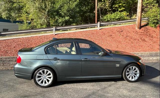 Photo of 2011 Green BMW 328