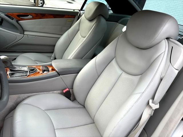 Photo of 2003 Silver Mercedes-Benz SL-Class