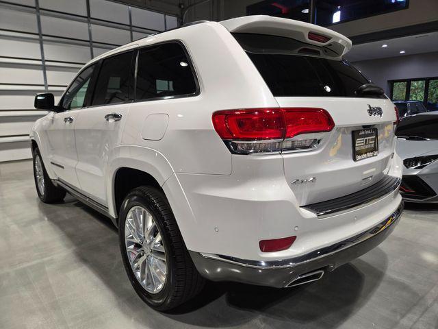 Photo of 2018 Ivory 3-Coat Jeep Grand Cherokee